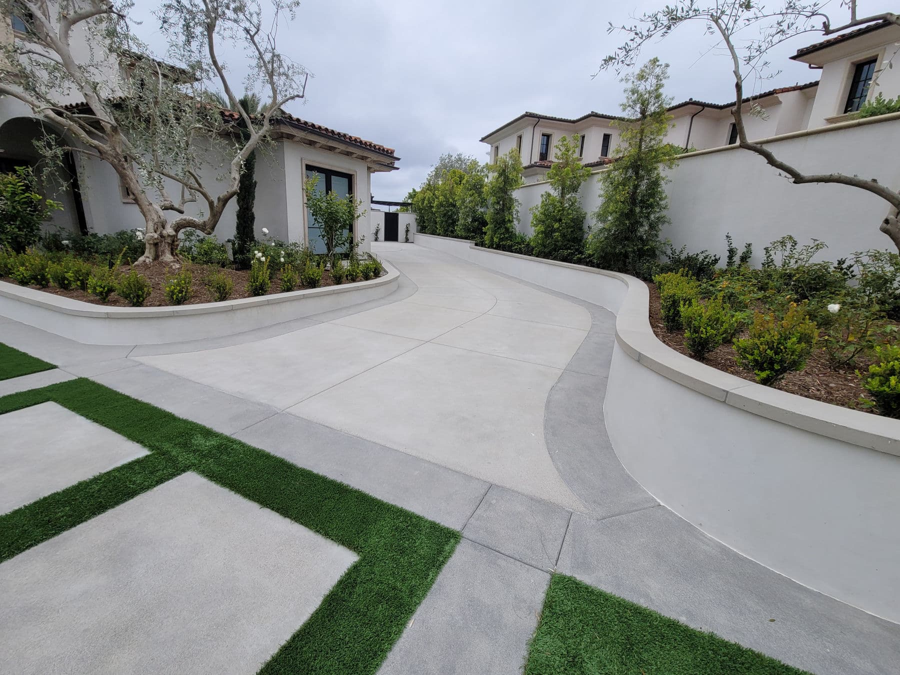 Smooth Stucco Low Planter
