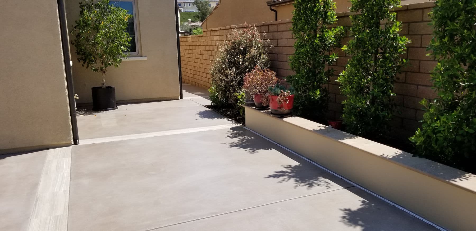 Smooth Stucco Low Planter — 2
