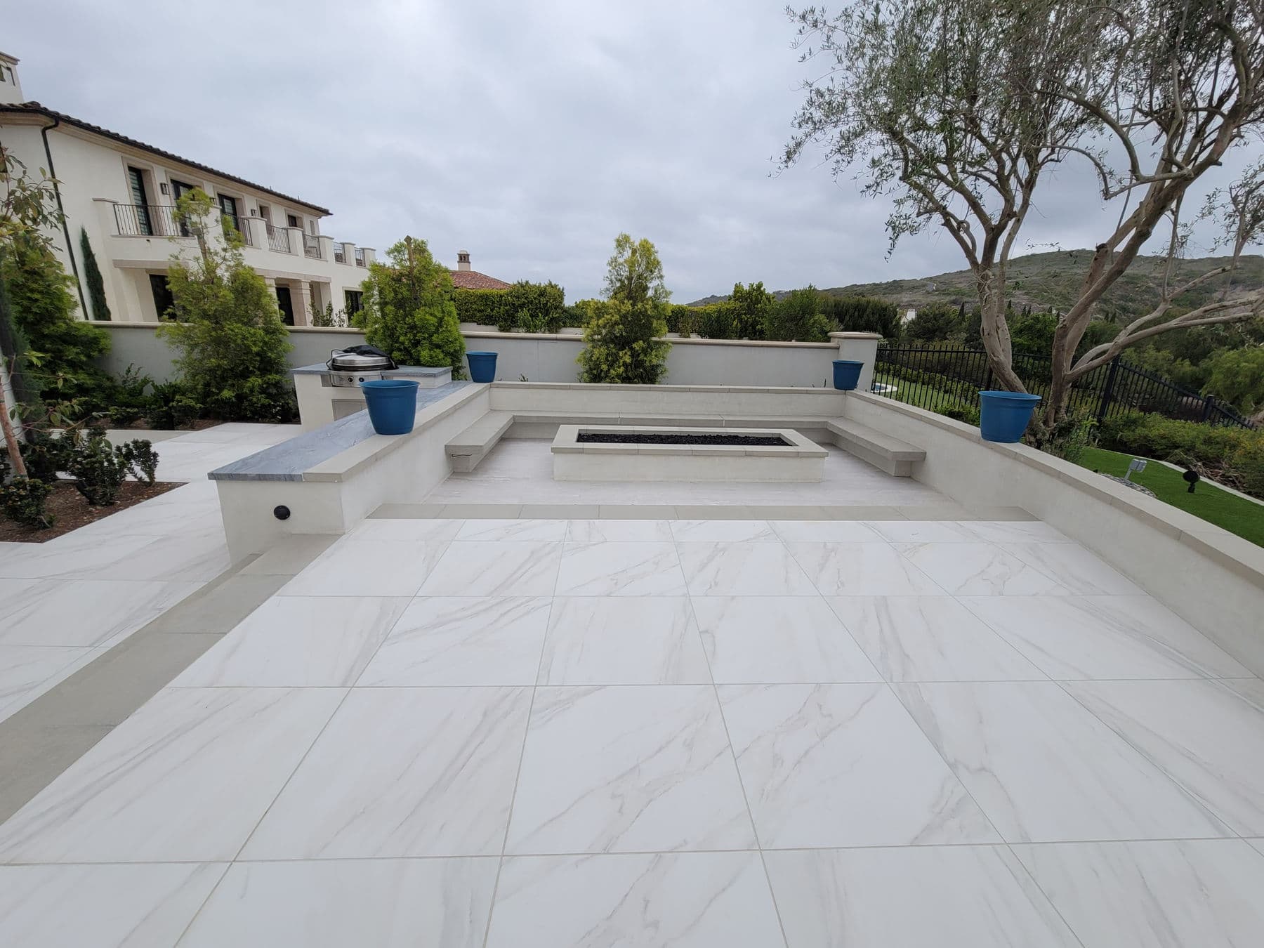 Smooth Stucco Low Planter — 3